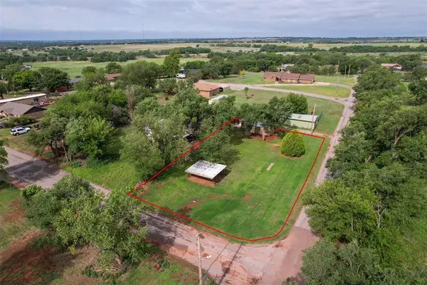 1113 N 7th Street, Sayre, OK 73662