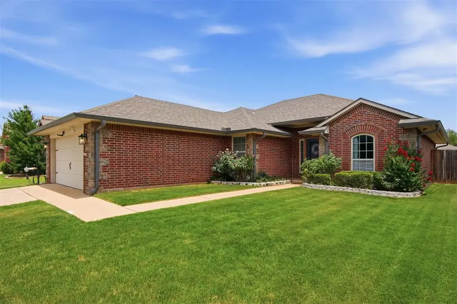 1008 Laurel Creek Drive, Yukon, OK 73099 - #2