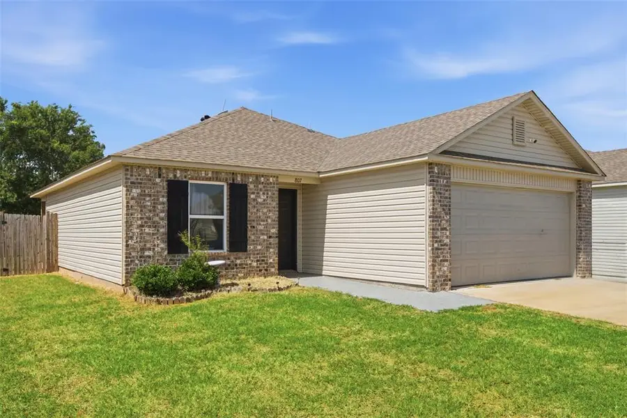 807 W Judy Street, Mustang, OK 73064 - #2