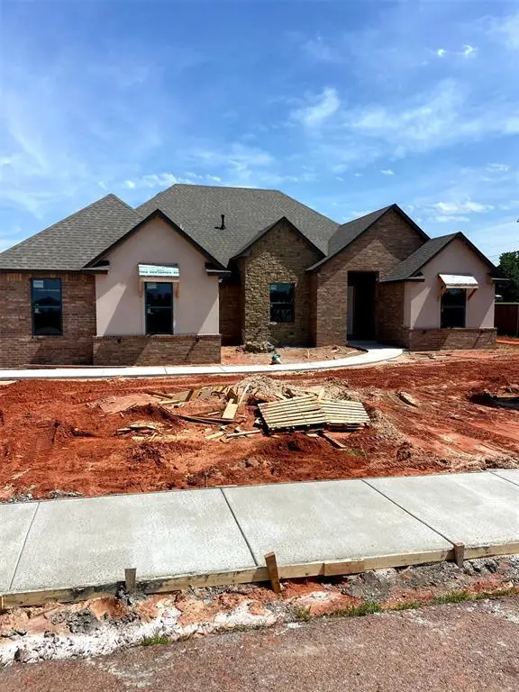 109 W Duane Drive, Mustang, OK 73064