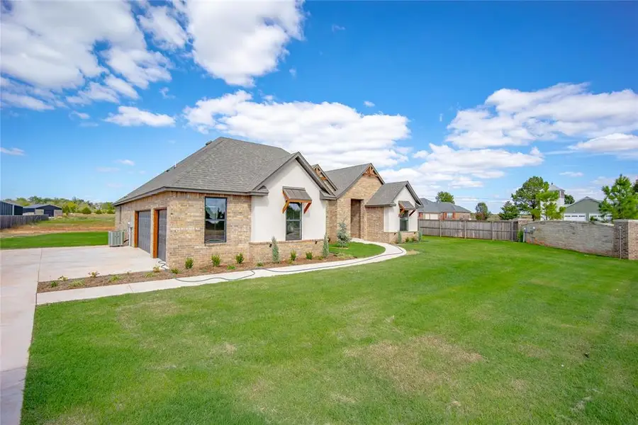 109 W Duane Drive, Mustang, OK 73064 - #2