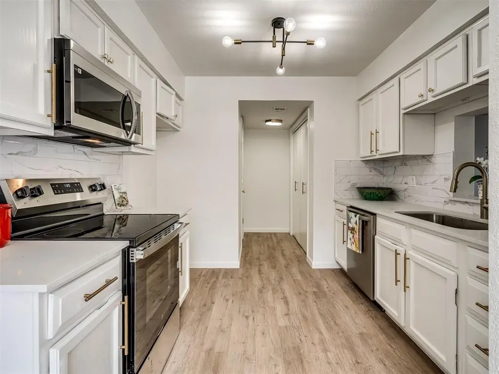 11403 Springhollow Road #201, Oklahoma City, OK 73120 - #1