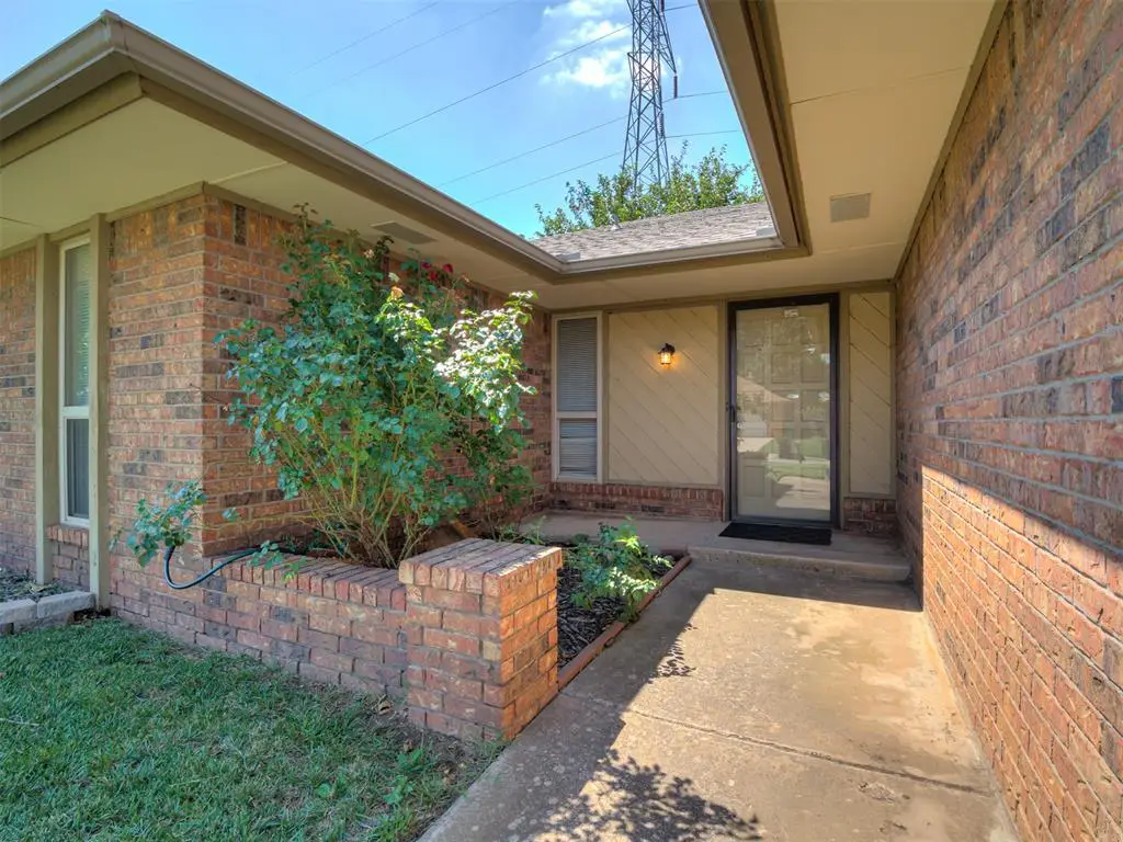 6904 Elk Canyon Road, Oklahoma City, OK 73162 - #1
