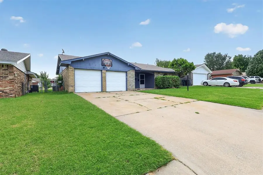 811 Ridgeway Drive, Yukon, OK 73099 - #3
