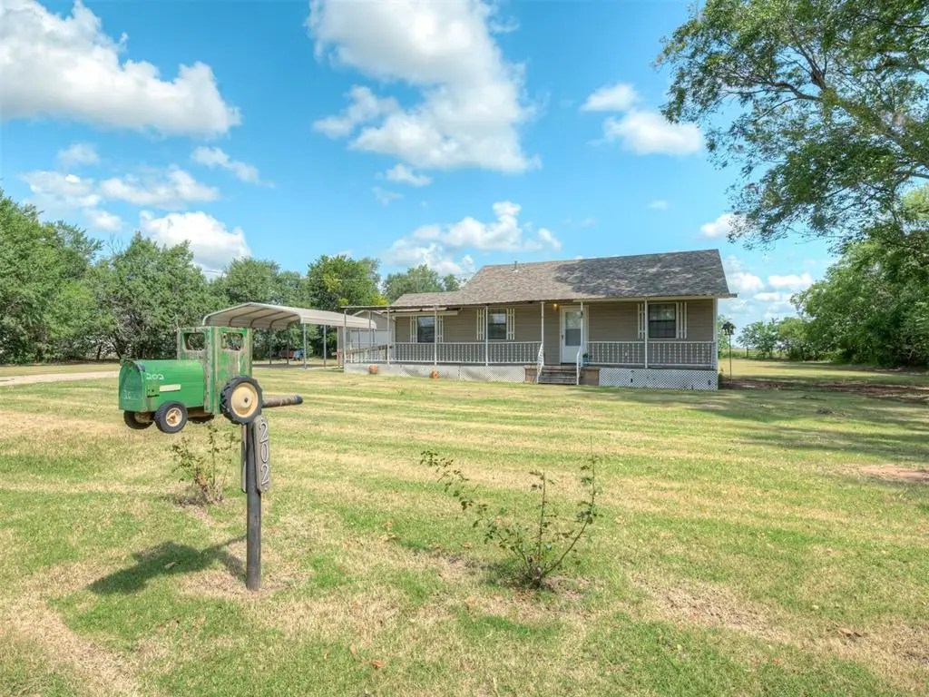 202 W 7th Street, Amber, OK 73004 - #1