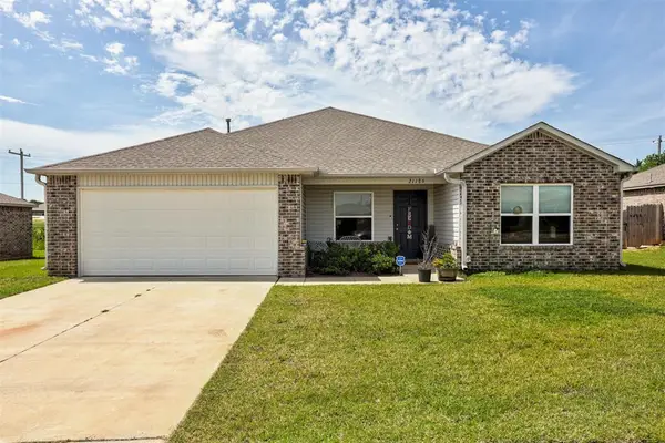 21186 Winding, Harrah, OK 73045