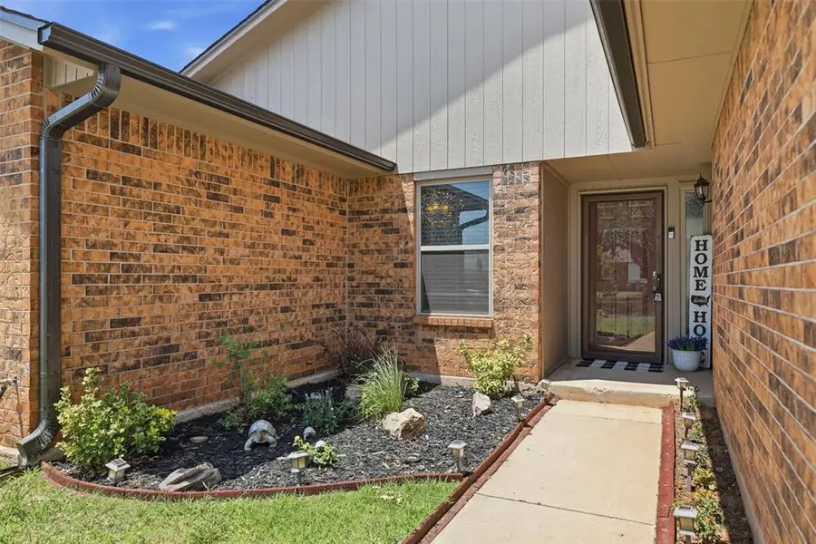 709 Palo Verde Court, Yukon, OK 73099 - #2