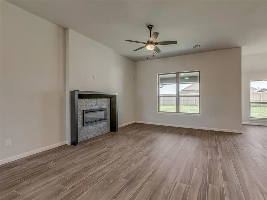 621 Trails End Drive, Shawnee, OK 74804 - #3