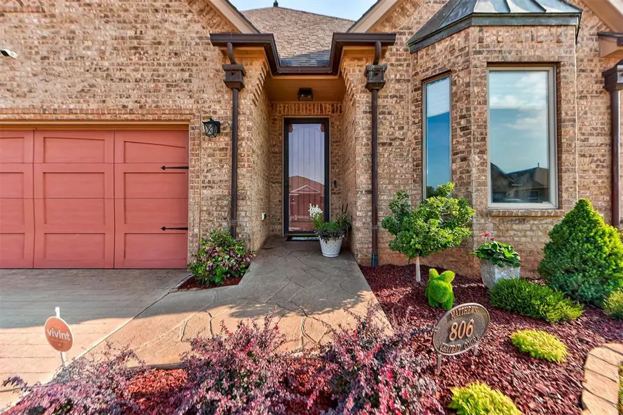 806 Chateau Court, Kingfisher, OK 73750 - #2