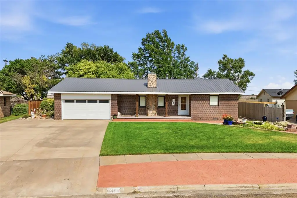 6011 Sunset Drive, Guymon, OK 73942 - #1