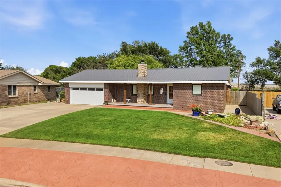 6011 Sunset Drive, Guymon, OK 73942 - #2