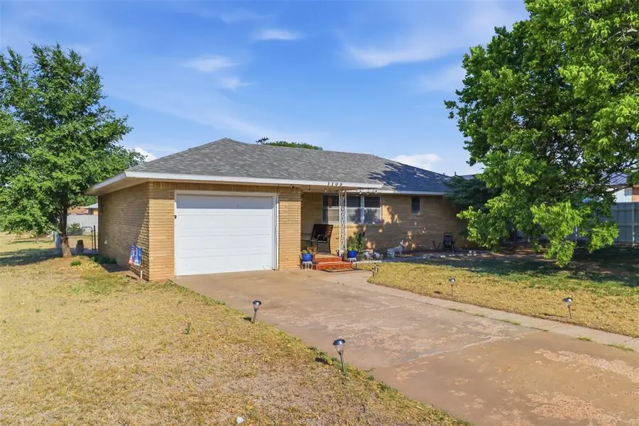 1105 N Canyon Street, Guymon, OK 73942 - #2