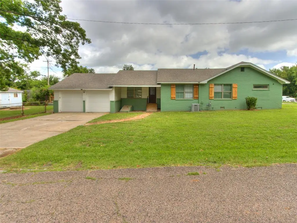 1702 N Market Avenue, Shawnee, OK 74804 - #1