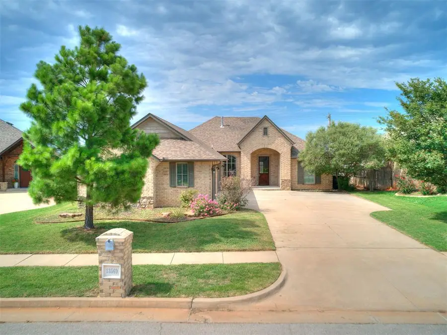 13569 Cobblestone Curve Road, Oklahoma City, OK 73142 - #2