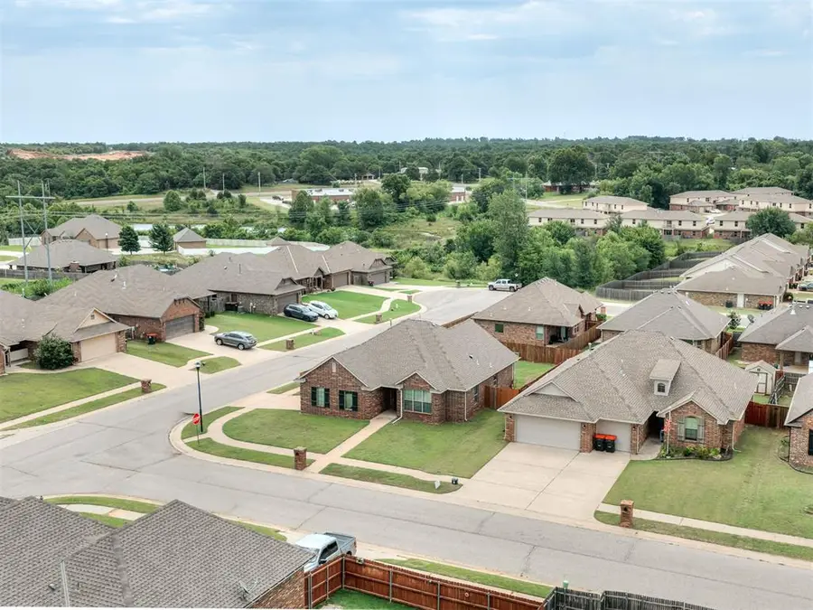 20764 Frontier Place, Harrah, OK 73045 - #3