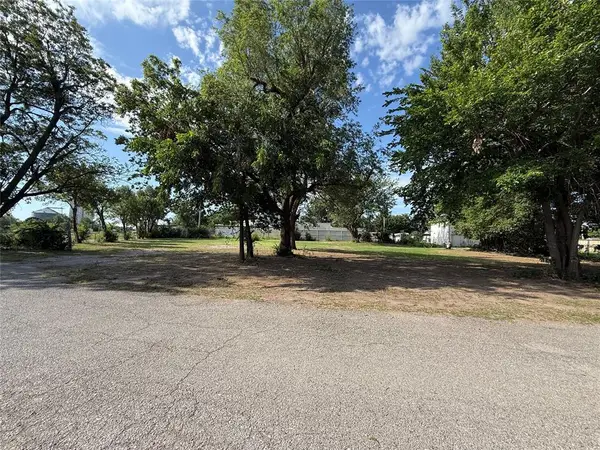 607 W London Street, El Reno, OK 73036