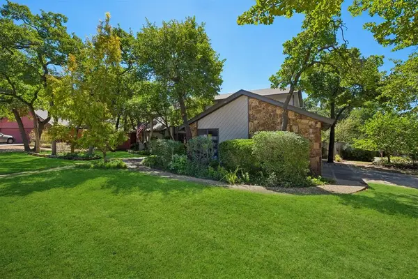 1620 Fox Hollow Ridge, Oklahoma City, OK 73131