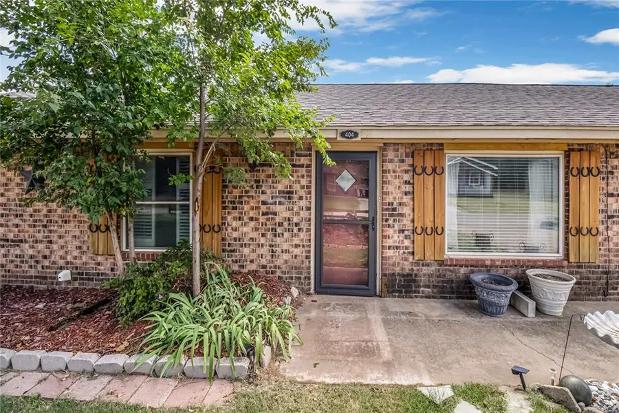 404 SW 1st Street, Tuttle, OK 73089 - #2