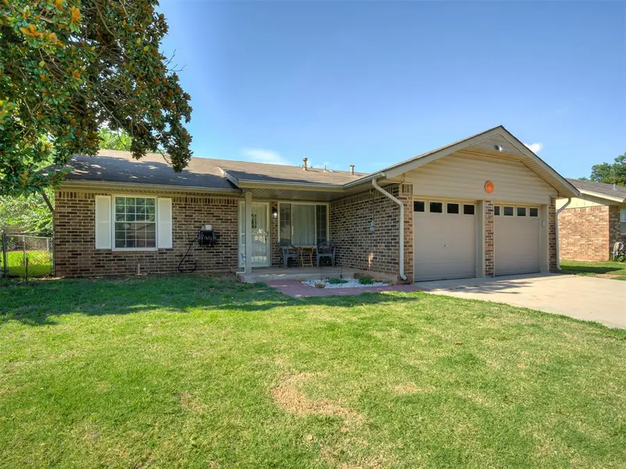 640 W Perry Drive, Mustang, OK 73064 - #2