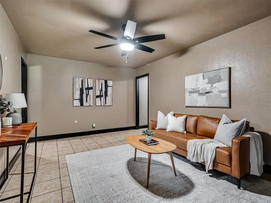 640 W Perry Drive, Mustang, OK 73064 - #3