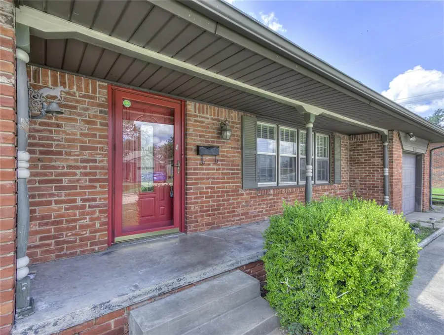 604 E Bouse Drive, Midwest City, OK 73110 - #2