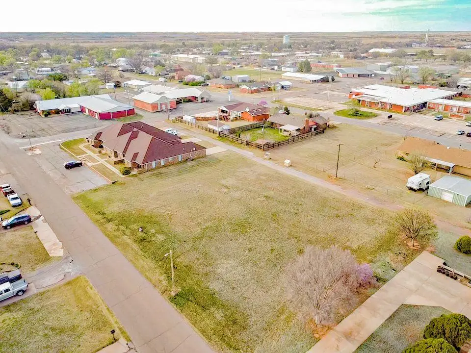 603 E Benton Avenue, Sayre, OK 73662 - #1