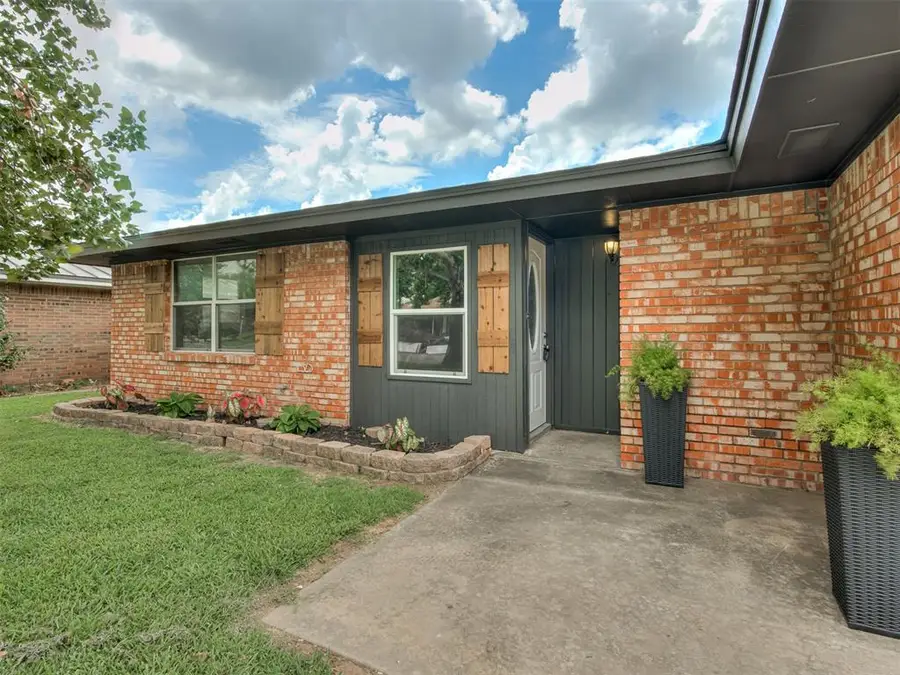 128 SW 6th Street, Moore, OK 73160 - #3