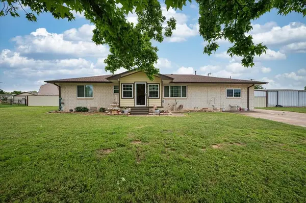 1411 14th Street, Maysville, OK 73057