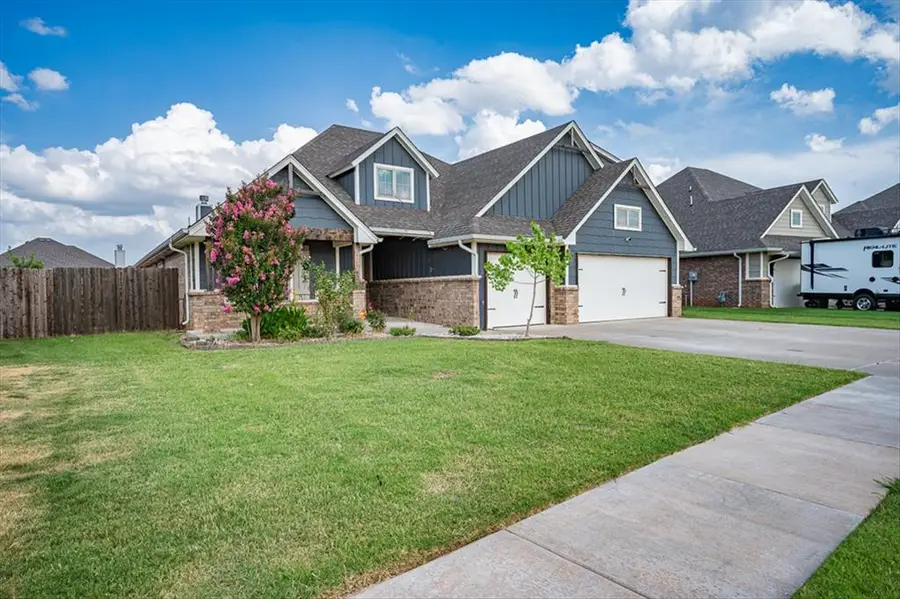 628 Red River Drive, Yukon, OK 73099 - #2