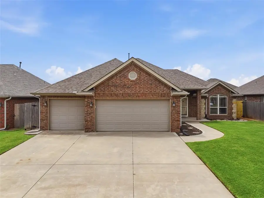 542 W Broadpoint Court Way, Mustang, OK 73064 - #2