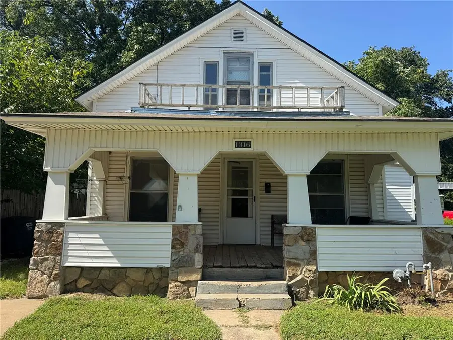 1316 E 9th Street, Shawnee, OK 74801 - #2