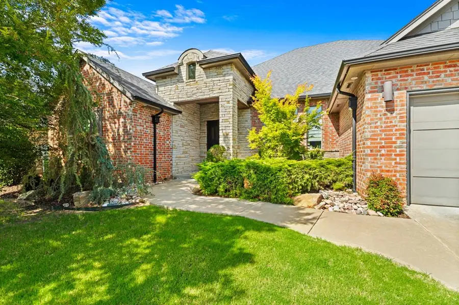 15309 Kestral Way, Edmond, OK 73013 - #3