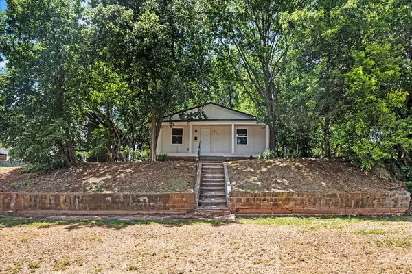 917 W Colorado Avenue, Chickasha, OK 73018