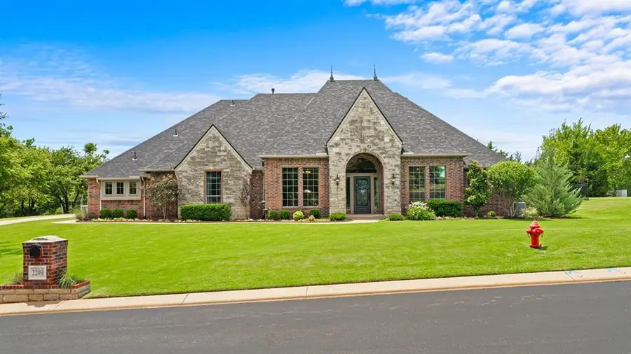 2209 Crestwood Drive, Jones, OK 73049 - #2