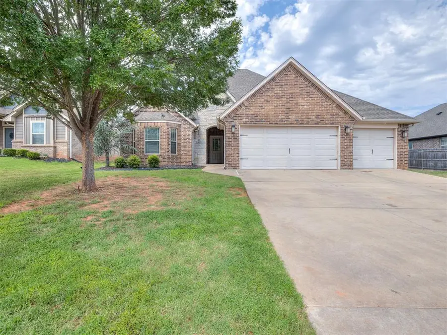 2409 Santa Monica Drive, Edmond, OK 73034 - #2
