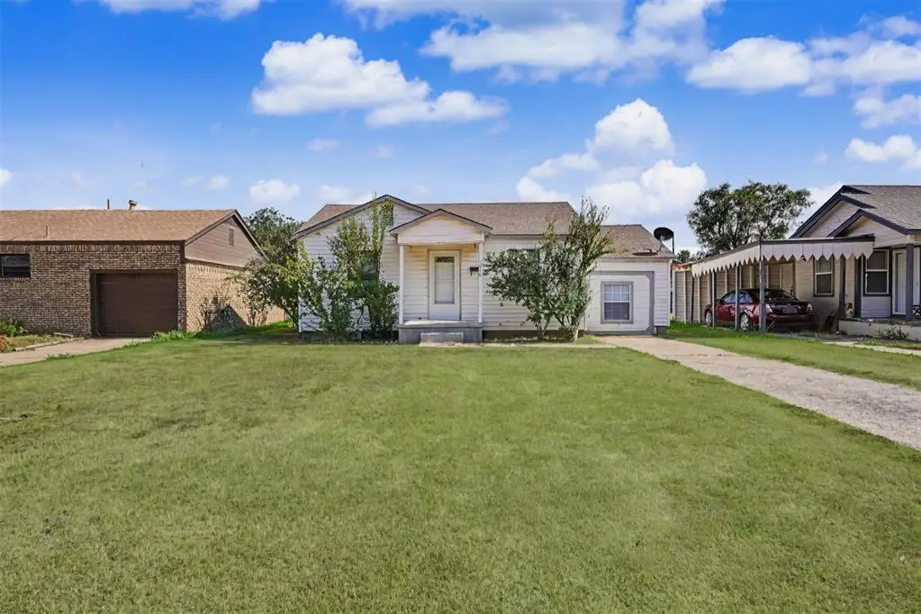 1016 E Liveoak Street, Altus, OK 73521 - #1