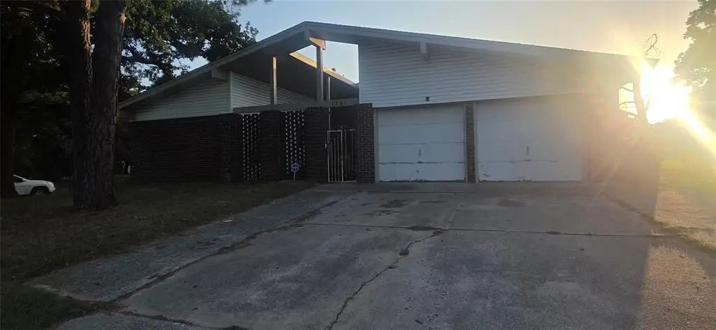 1701 Rolling Ridge, Bethany, OK 73008 - #1