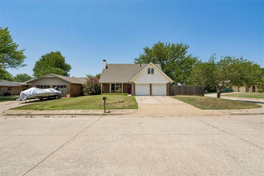 808 Miller Drive, Yukon, OK 73099 - #2