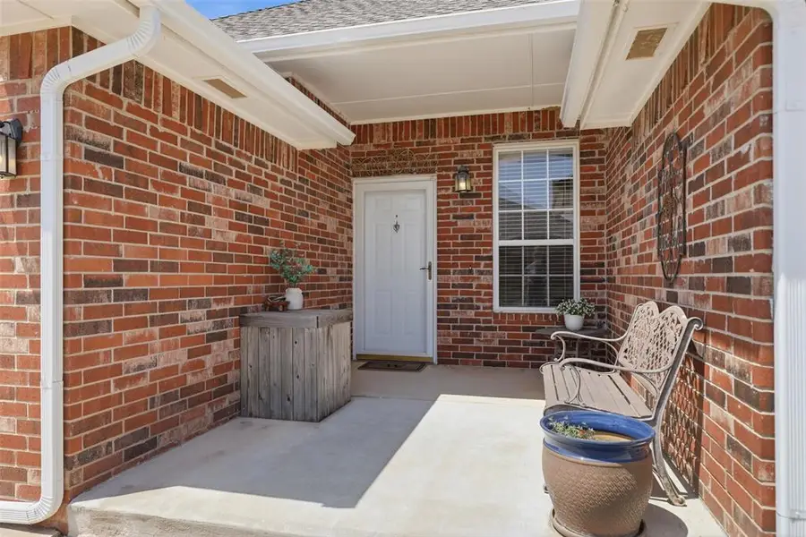 301 E Ostin Terrace, Mustang, OK 73064 - #3