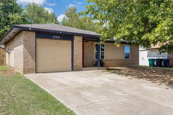 12321 Southgate Drive, Yukon, OK 73099