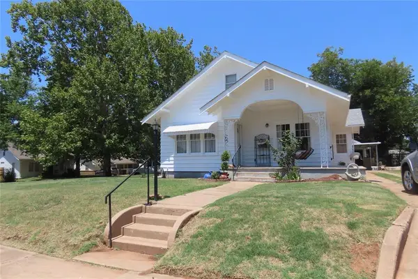 1228 W Florida Avenue, Chickasha, OK 73018