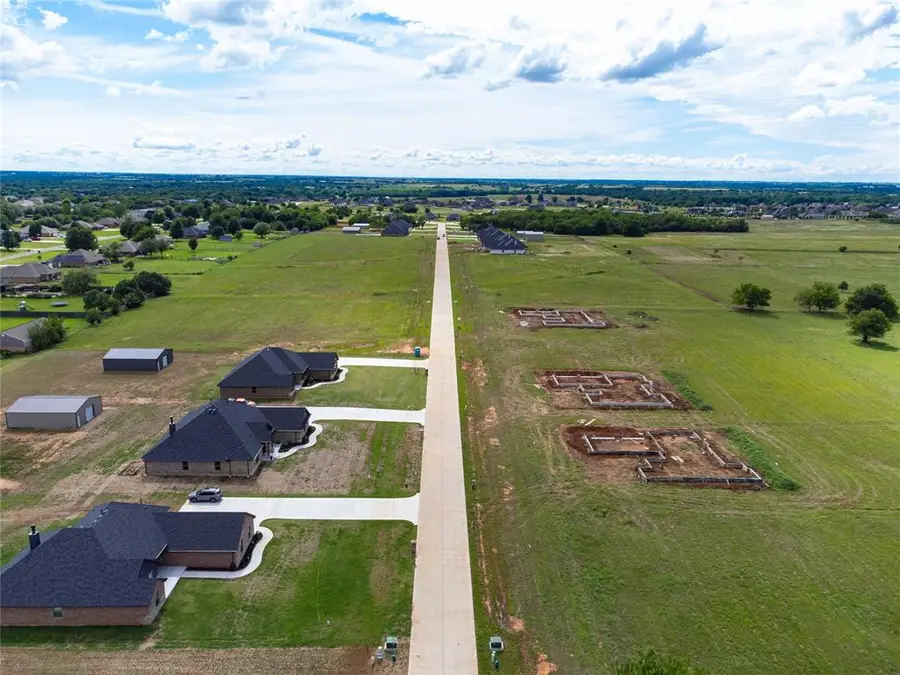 8710 Oak Tree Circle, Edmond, OK 73034 - #3