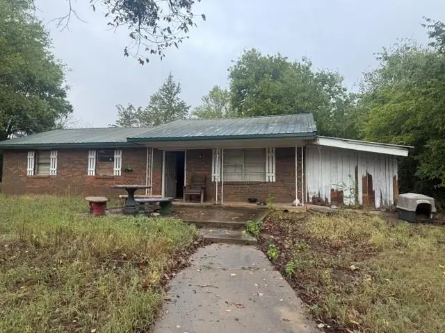 306 W Jerry Lane, Maud, OK 74854 - #2