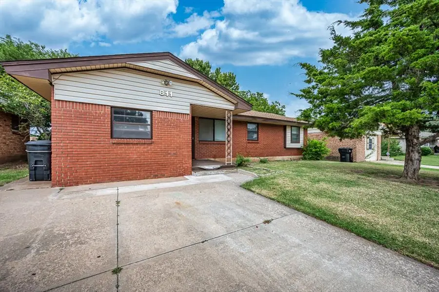 811 NW 1st Street, Moore, OK 73160 - #3