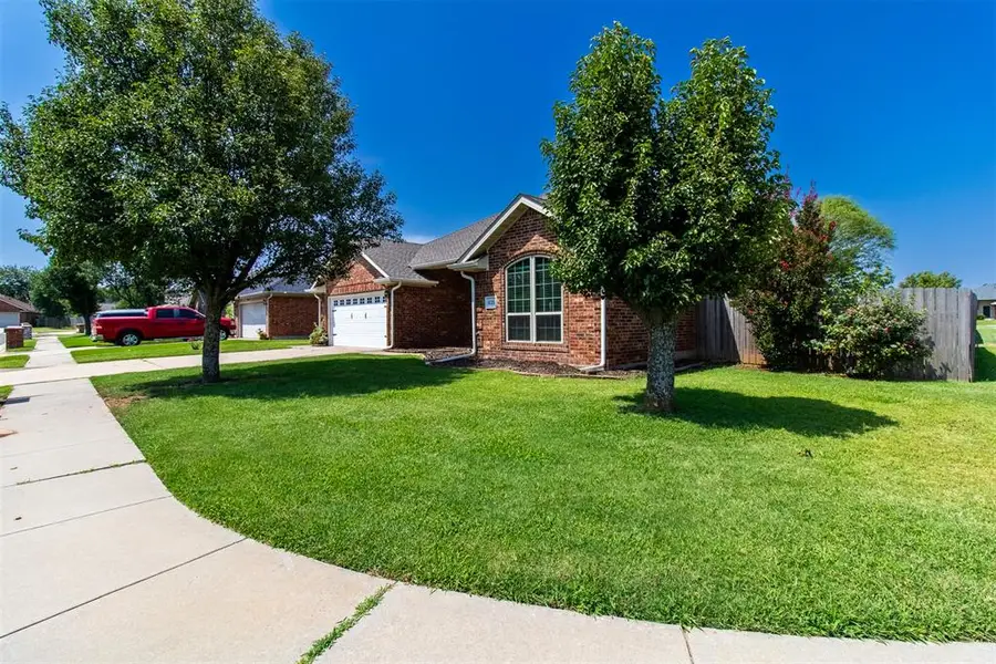 8121 Woodhue Drive, Oklahoma City, OK 73135 - #3