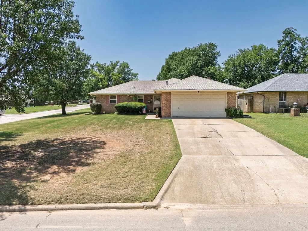 29 Sequoyah Boulevard, Shawnee, OK 74801 - #1