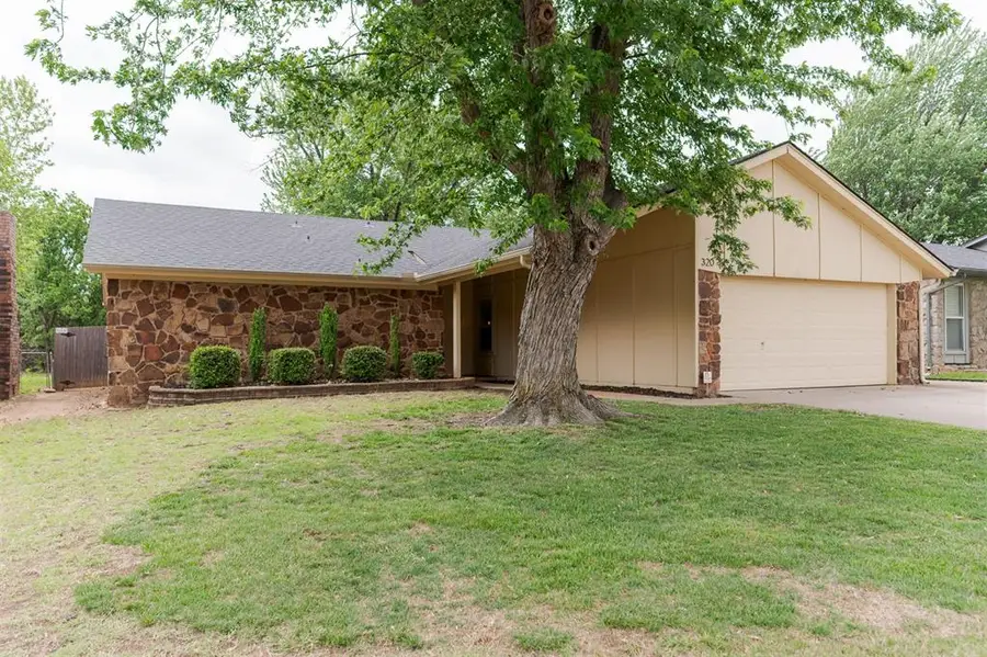 320 Elwood Drive, Edmond, OK 73013 - #3