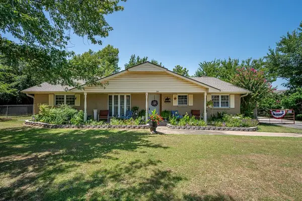319 S Main Street, McLoud, OK 74851