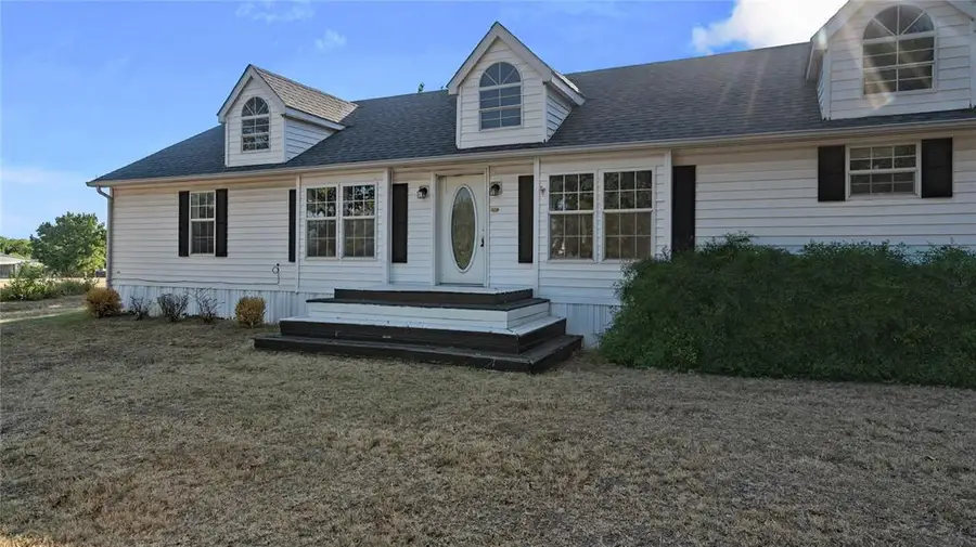 803 N Richland Road, Tuttle, OK 73089 - #2