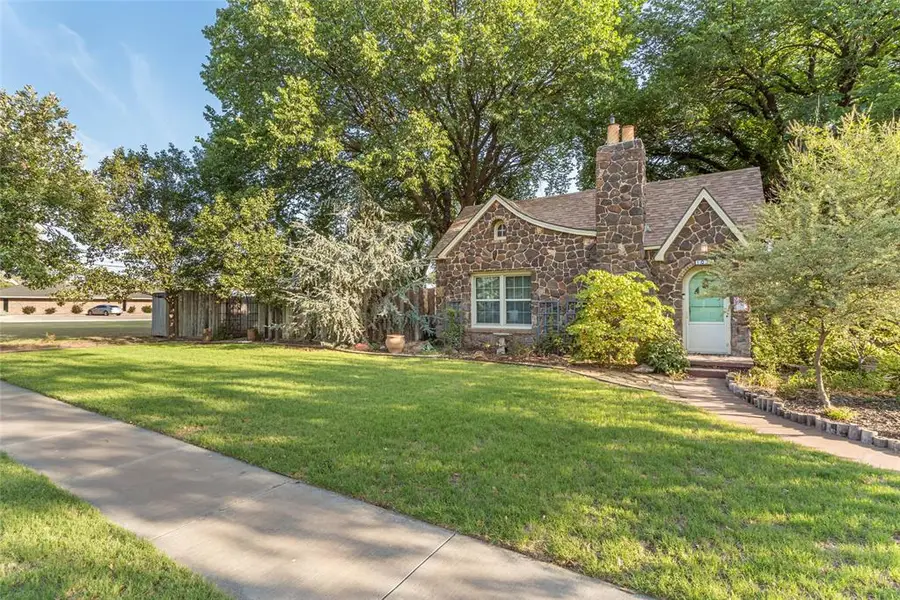 1021 W Broadway Avenue, Elk City, OK 73644 - #3